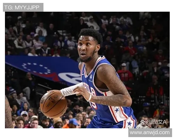 乔尔恩比德如何在NBA赛场上展现统治力与领导才能的精彩历程